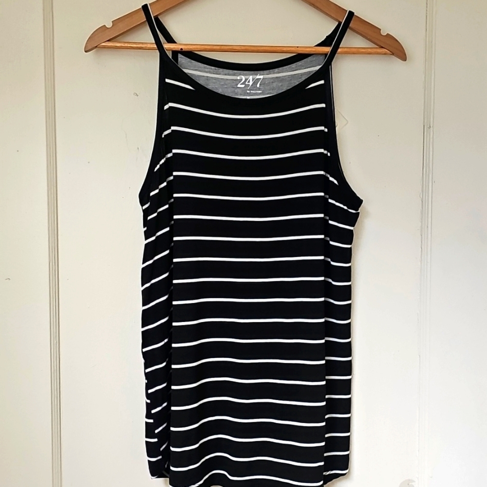 NWOT•Set of 2 Maurices striped tanks (M) - Picture 4 of 8